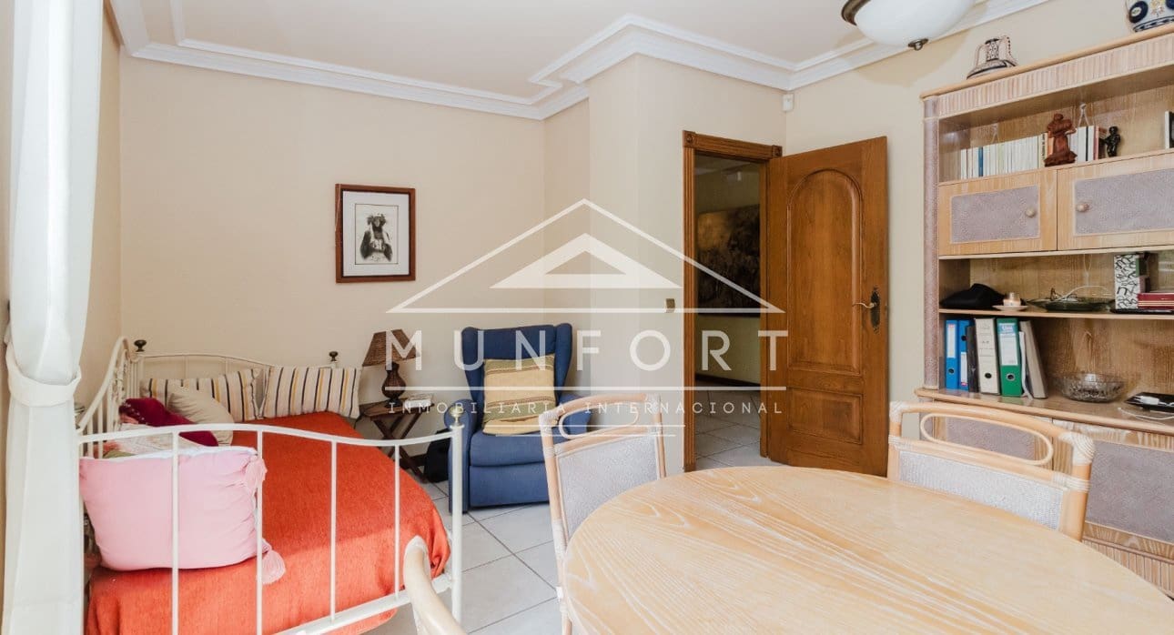 Chalet de 5 habitaciones en Torrevieja en venta con piscina - 950.000 € (Ref: 9810838)