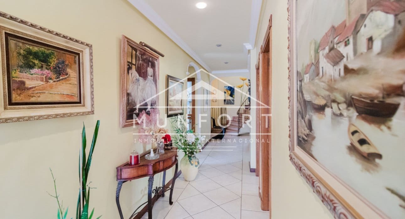 5 quarto Moradia para venda em Torrevieja com piscina - 950 000 € (Ref: 9815123)