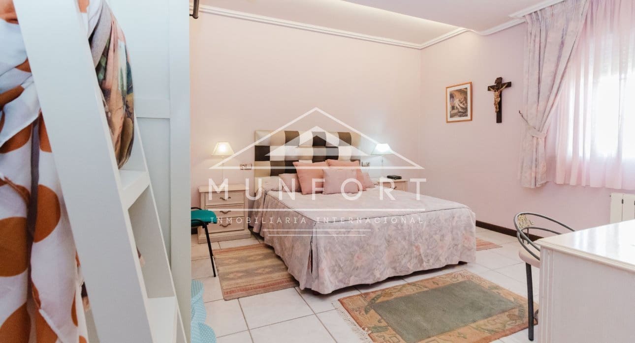 5 quarto Moradia para venda em Torrevieja com piscina - 950 000 € (Ref: 9815123)