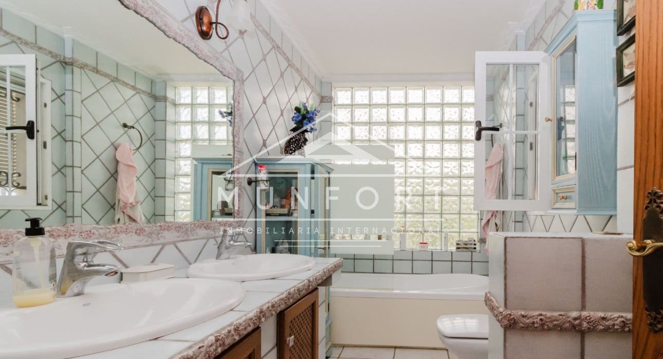 5 quarto Moradia para venda em Torrevieja com piscina - 950 000 € (Ref: 9815123)