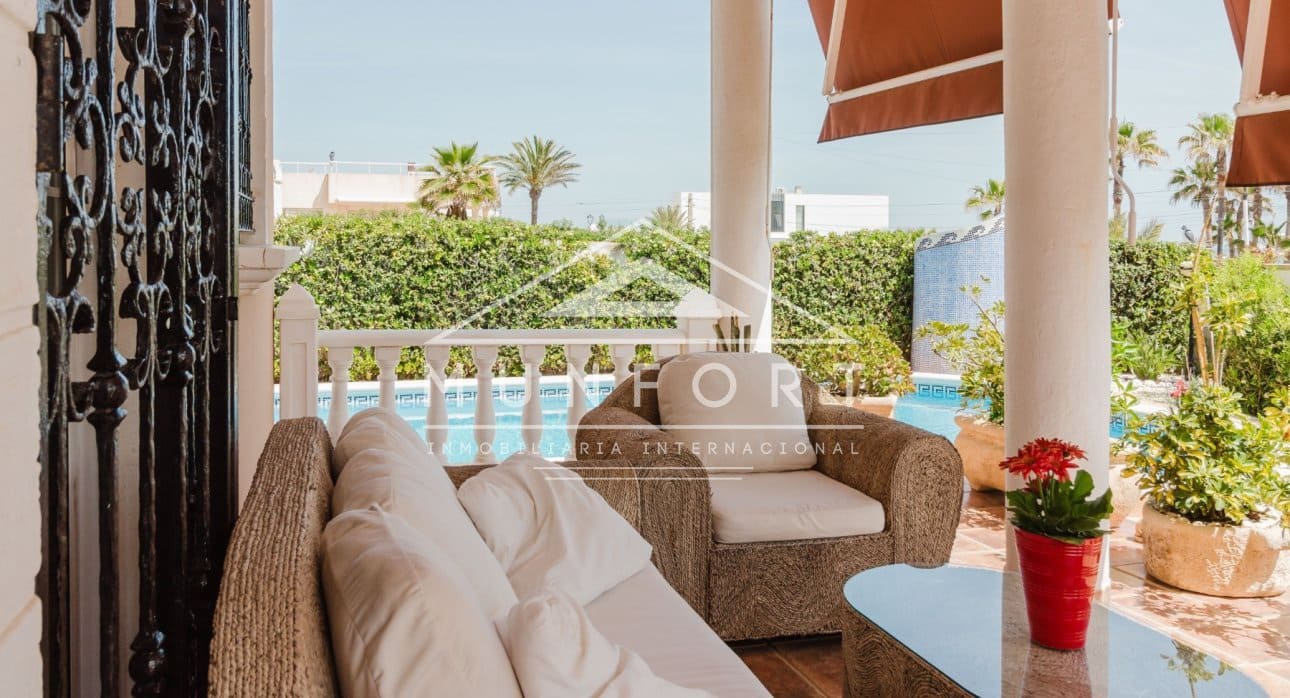5 quarto Moradia para venda em Torrevieja com piscina - 950 000 € (Ref: 9815123)