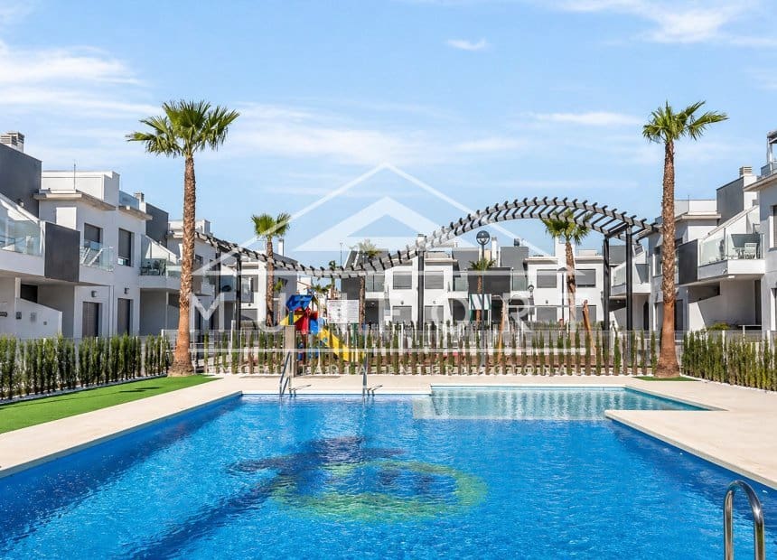 2 bedroom Bungalow for sale in Pilar de la Horadada with pool - € 295,000 (Ref: 9816623)