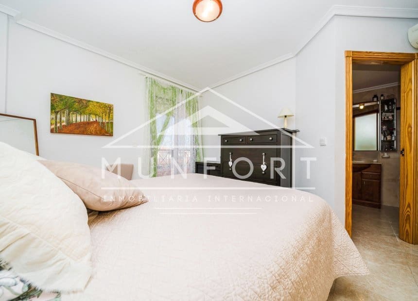 3 soverom Penthouse til leie i La Zenia med svømmebasseng garasje - € 1 350 (Ref: 9821500)