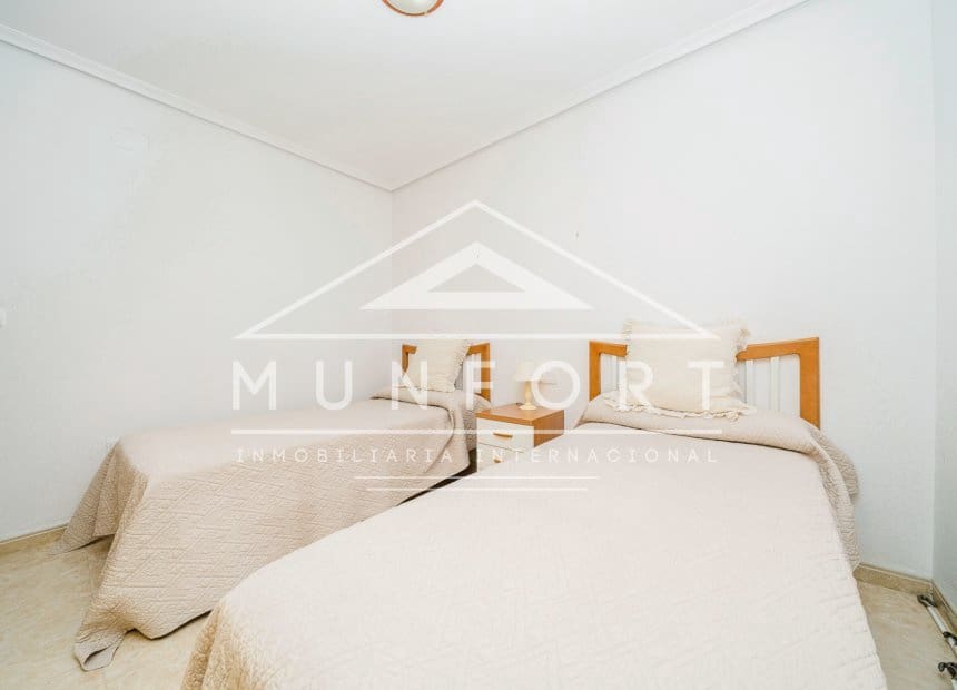 3 soverom Penthouse til leie i La Zenia med svømmebasseng garasje - € 1 350 (Ref: 9821500)