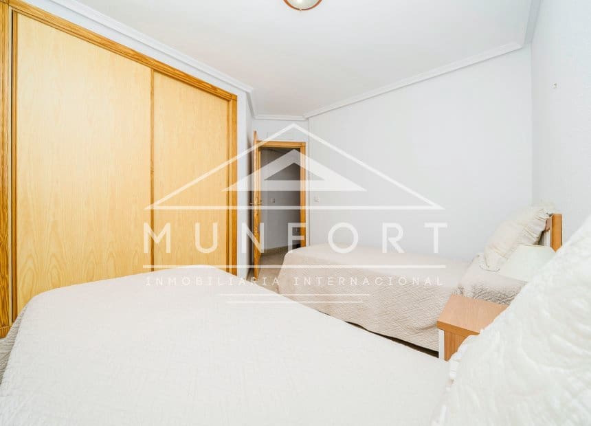 3 soverom Penthouse til leie i La Zenia med svømmebasseng garasje - € 1 350 (Ref: 9821500)