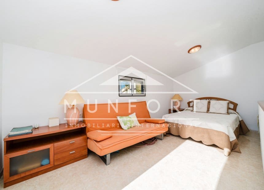3 soverom Penthouse til leie i La Zenia med svømmebasseng garasje - € 1 350 (Ref: 9821500)