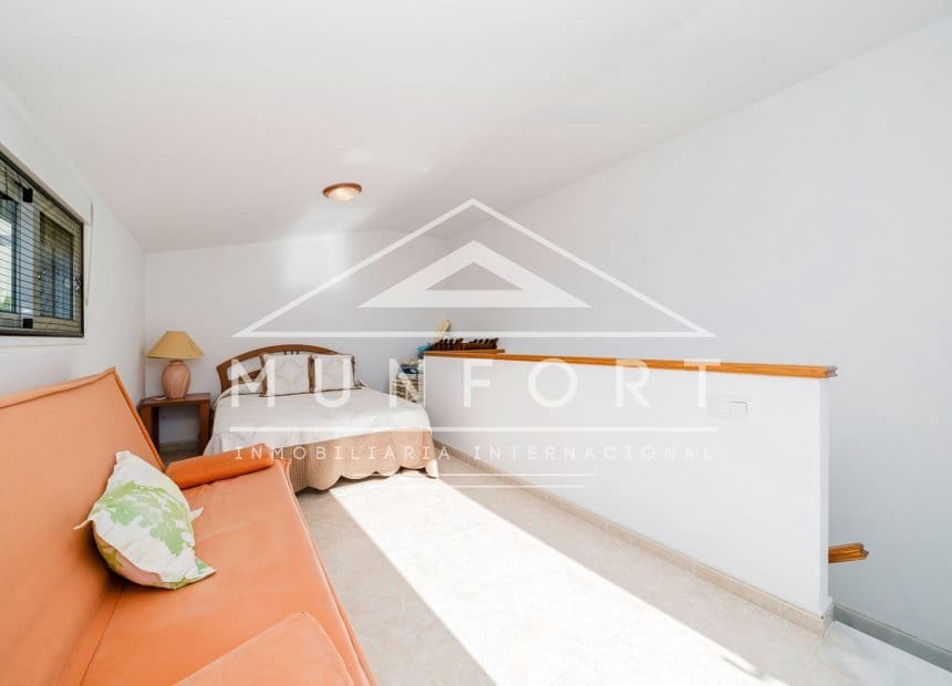 3 soverom Penthouse til leie i La Zenia med svømmebasseng garasje - € 1 350 (Ref: 9821500)
