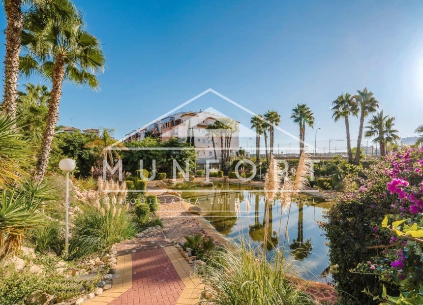 3 soverom Penthouse til leie i La Zenia med svømmebasseng garasje - € 1 350 (Ref: 9821500)