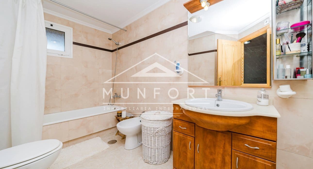 3 soverom Penthouse til leie i La Zenia med svømmebasseng garasje - € 1 350 (Ref: 9821500)