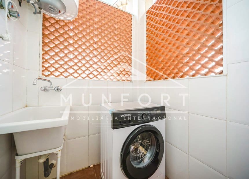 2 soveværelse Lejlighed til salg i Orihuela Costa med swimmingpool - € 169.000 (Ref: 9834676)