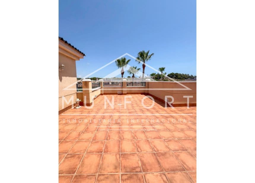 2 soverom Bungalow til salgs i Pilar de la Horadada med svømmebasseng - € 199 900 (Ref: 9836766)