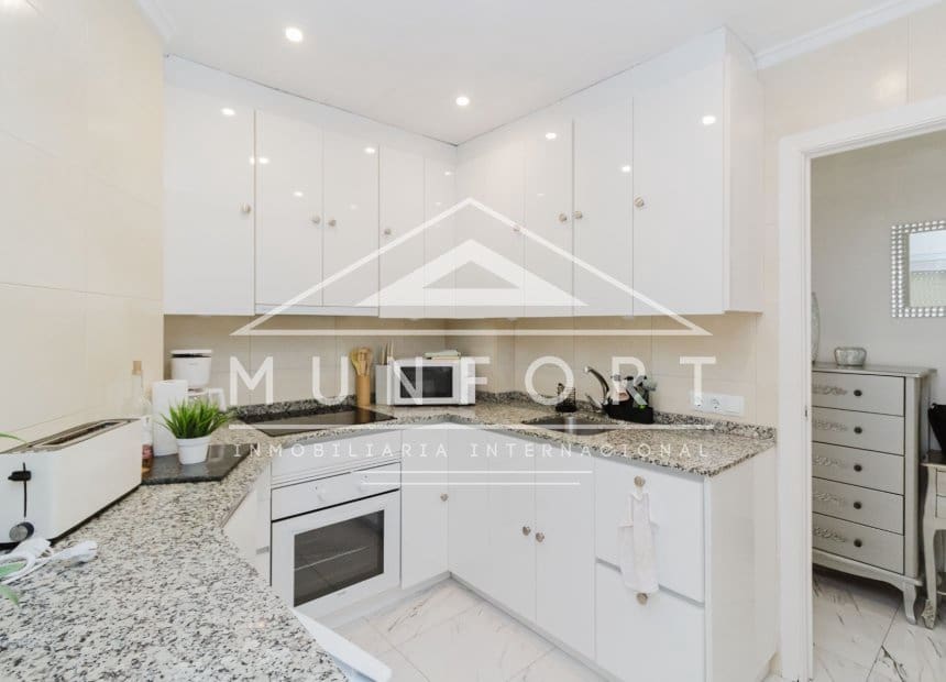 3 sovrum Lägenhet för semesterbostäder i Torrevieja - 1 300 € (Ref: 9838284)