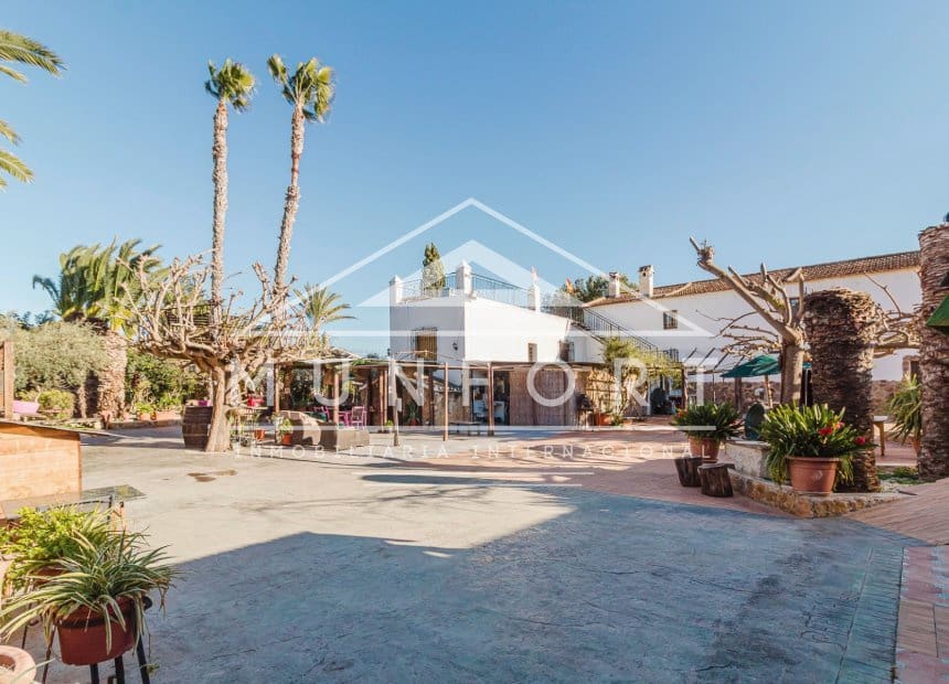 10 sovrum Villa till salu i Orihuela med pool - 1 750 000 € (Ref: 9838285)