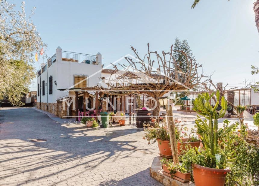10 sovrum Villa till salu i Orihuela med pool - 1 750 000 € (Ref: 9838285)