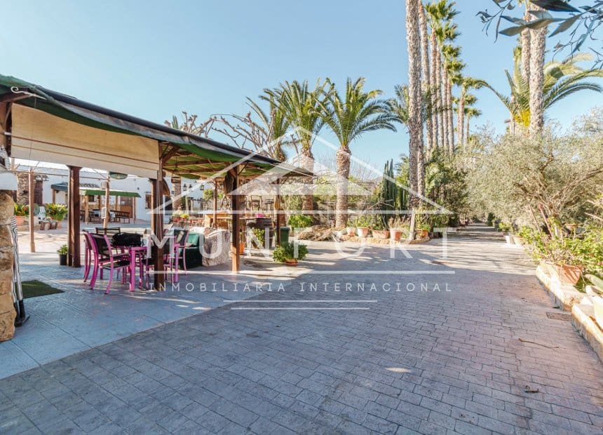 10 sovrum Villa till salu i Orihuela med pool - 1 750 000 € (Ref: 9838285)