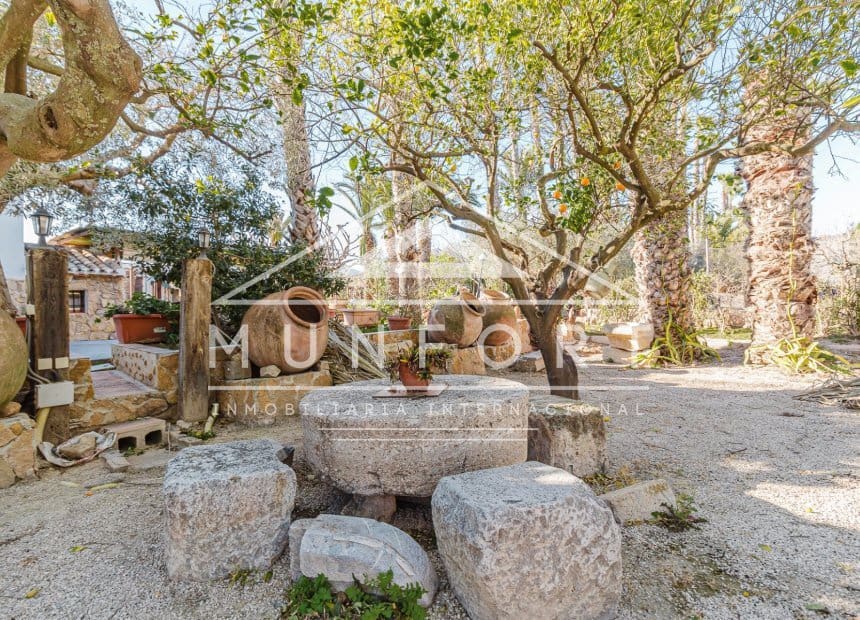 10 sovrum Villa till salu i Orihuela med pool - 1 750 000 € (Ref: 9838285)