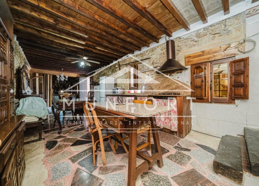 10 sovrum Villa till salu i Orihuela med pool - 1 750 000 € (Ref: 9838285)