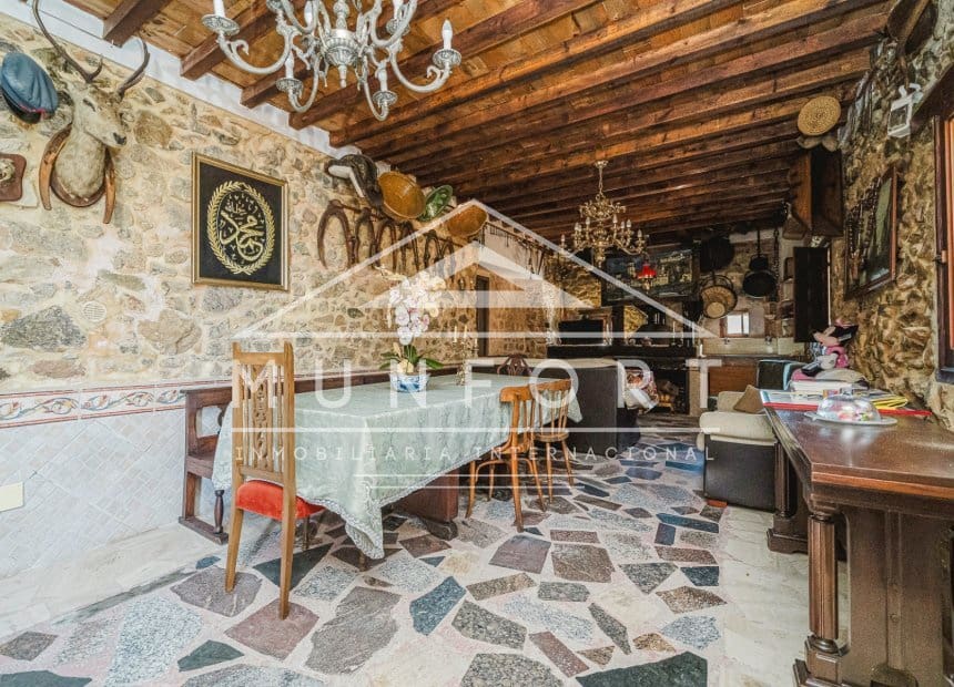10 sovrum Villa till salu i Orihuela med pool - 1 750 000 € (Ref: 9838285)