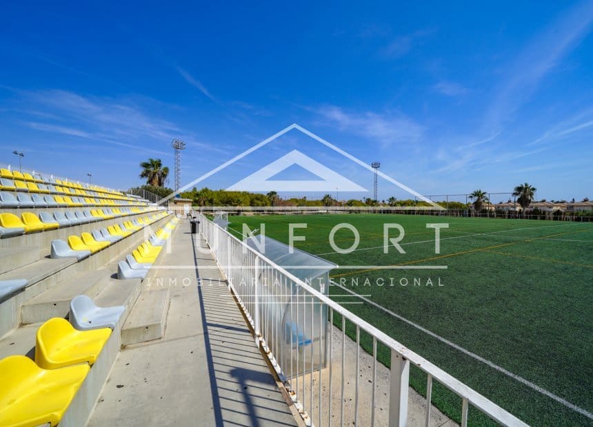 2 soverom Leilighet til salgs i Playa Flamenca med svømmebasseng - € 199 000 (Ref: 9838687)