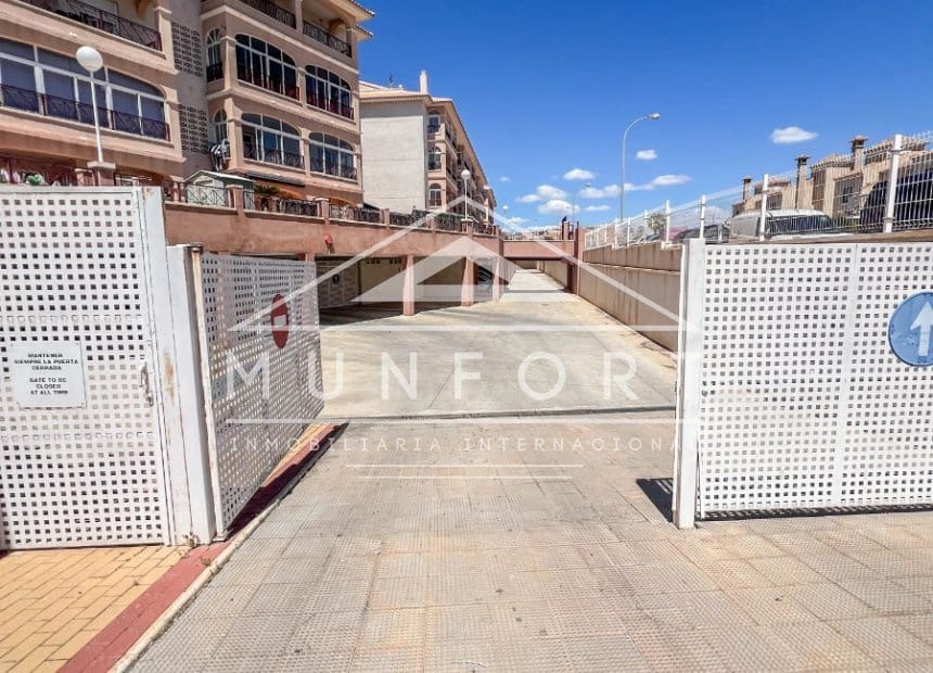2 soveværelse Lejlighed til salg i Playa Flamenca med swimmingpool - € 199.000 (Ref: 9838687)