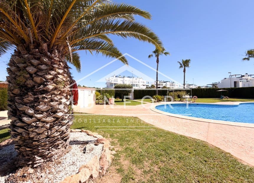 2 chambre Villa/Maison à vendre à Orihuela Costa avec piscine - 230 000 € (Ref: 9838691)
