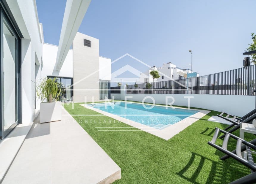 3 slaapkamer Villa te koop in Los Alcazares - € 869.900 (Ref: 9841868)