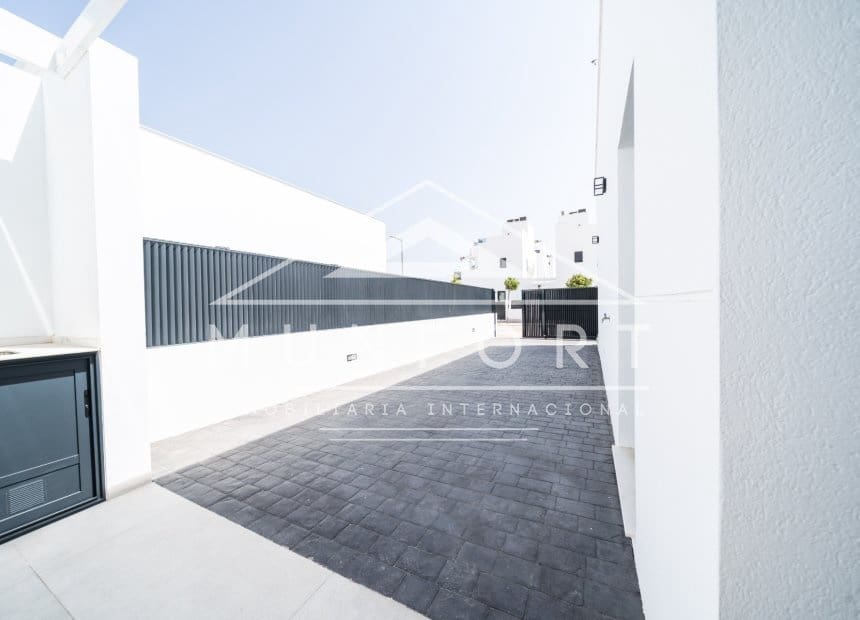 3 slaapkamer Villa te koop in Los Alcazares - € 869.900 (Ref: 9841868)
