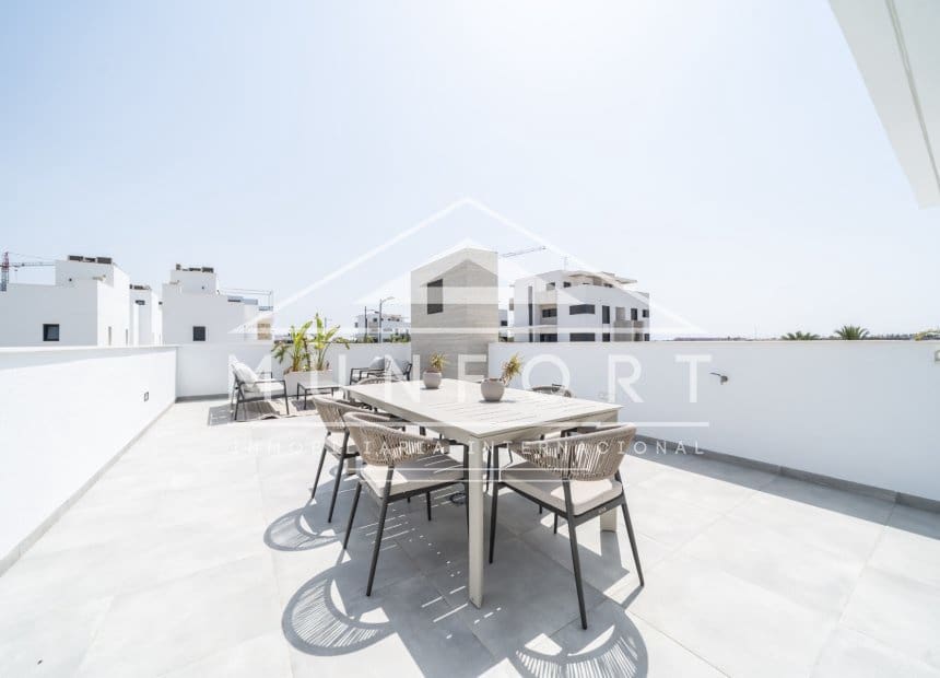 3 slaapkamer Villa te koop in Los Alcazares - € 869.900 (Ref: 9841868)