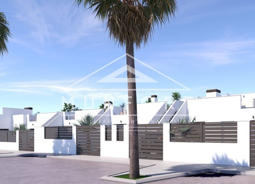 2 soveværelse Byhus til salg i Roldan med swimmingpool - € 259.900 (Ref: 9848230)