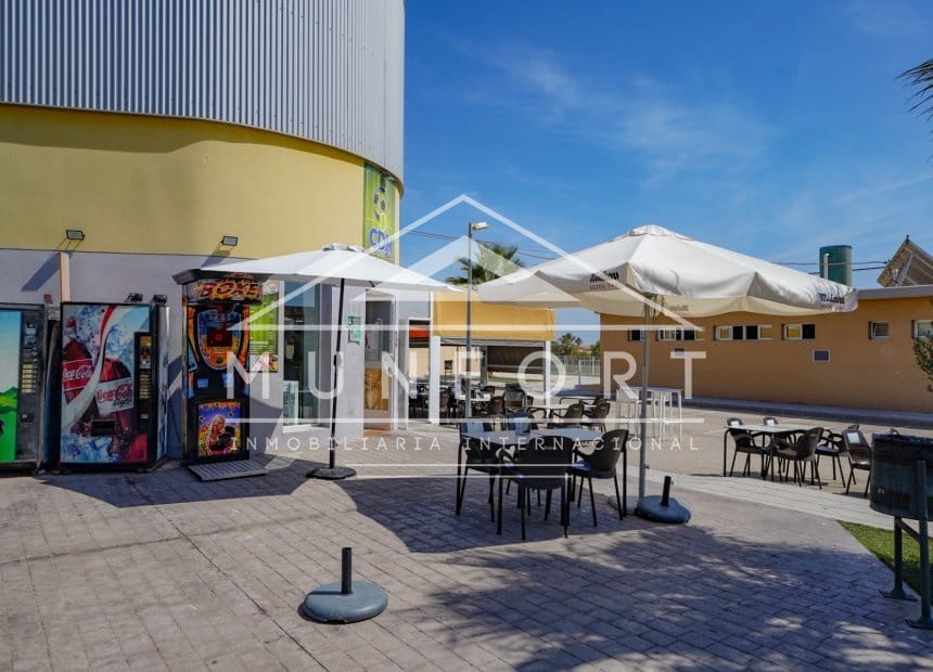 2 soveværelse Lejlighed til salg i Playa Flamenca med swimmingpool - € 199.000 (Ref: 9850381)