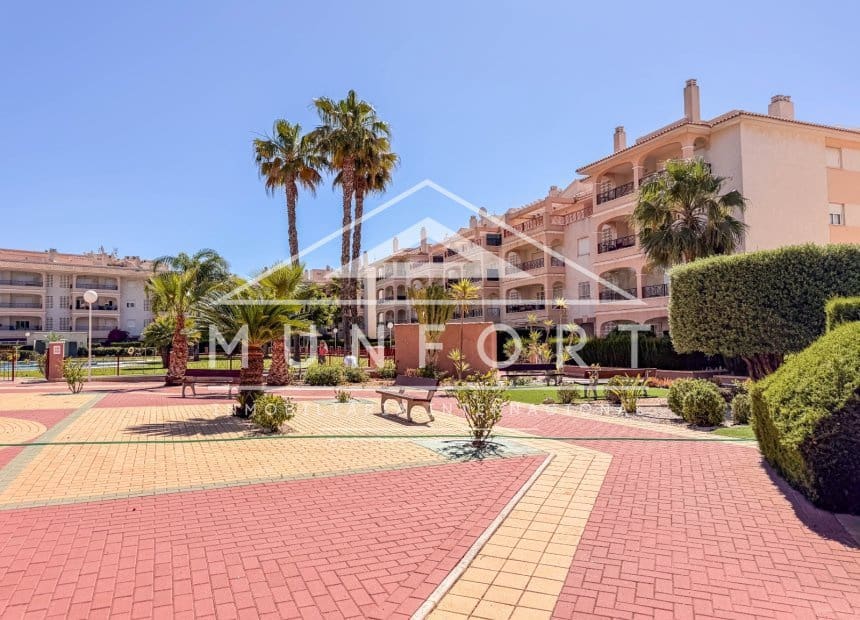 2 soveværelse Lejlighed til salg i Playa Flamenca med swimmingpool - € 199.000 (Ref: 9850381)