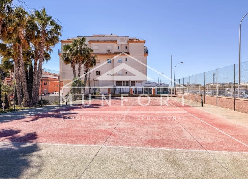 2 soveværelse Lejlighed til salg i Playa Flamenca med swimmingpool - € 199.000 (Ref: 9850381)