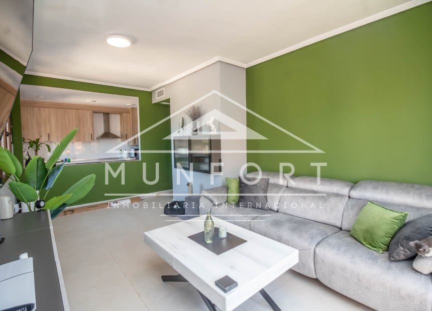 2 bedroom Penthouse for sale in Los Alcazares with pool - € 195,000 (Ref: 9850743)