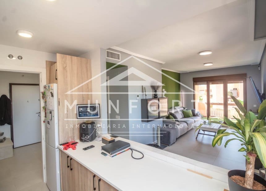 2 bedroom Penthouse for sale in Los Alcazares with pool - € 195,000 (Ref: 9850743)