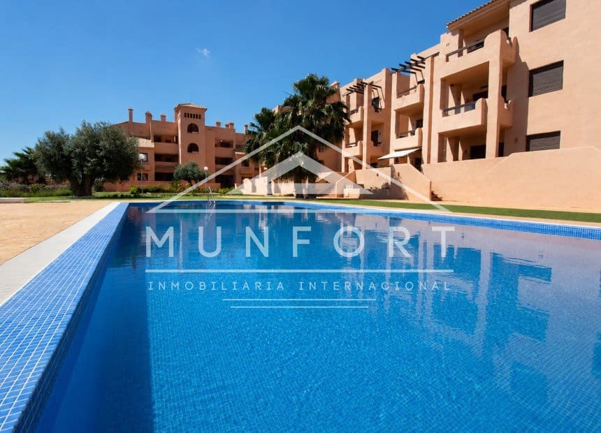 2 bedroom Penthouse for sale in Los Alcazares with pool - € 195,000 (Ref: 9850743)