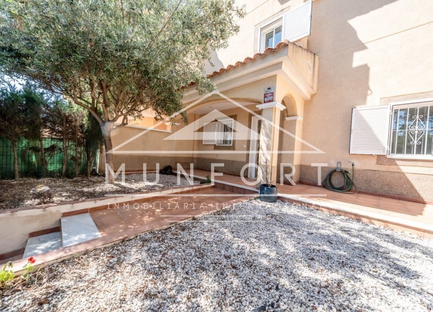 2 soverom Hus til salgs i Pilar de la Horadada med svømmebasseng - € 329 900 (Ref: 9850745)