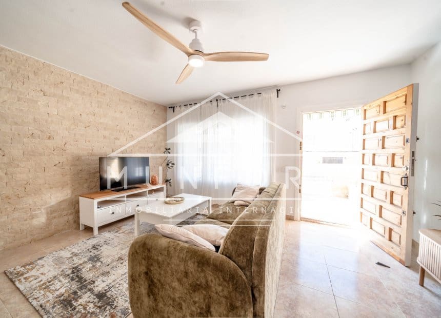 2 bedroom Beach Apartment for holiday rental in Los Urrutias - € 850 (Ref: 9854523)