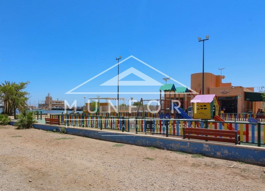 2 bedroom Beach Apartment for holiday rental in Los Urrutias - € 850 (Ref: 9854523)