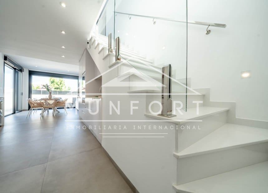 3 soveværelse Villa til salg i Santiago de la Ribera med swimmingpool - € 679.900 (Ref: 9854628)