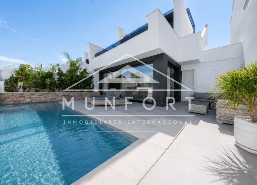 3 soveværelse Villa til salg i Santiago de la Ribera med swimmingpool - € 679.900 (Ref: 9854628)