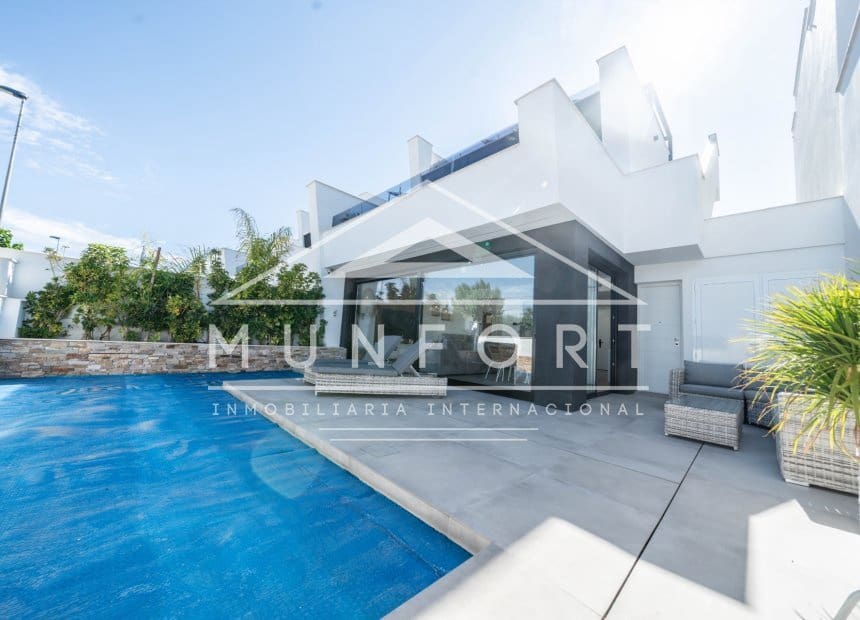 3 soveværelse Villa til salg i Santiago de la Ribera med swimmingpool - € 679.900 (Ref: 9854628)