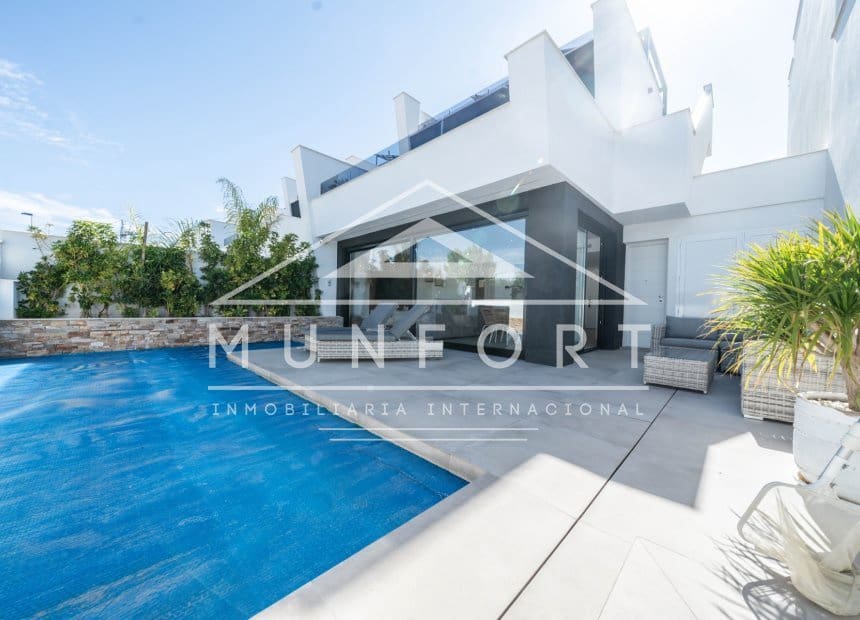 3 soveværelse Villa til salg i Santiago de la Ribera med swimmingpool - € 679.900 (Ref: 9854628)