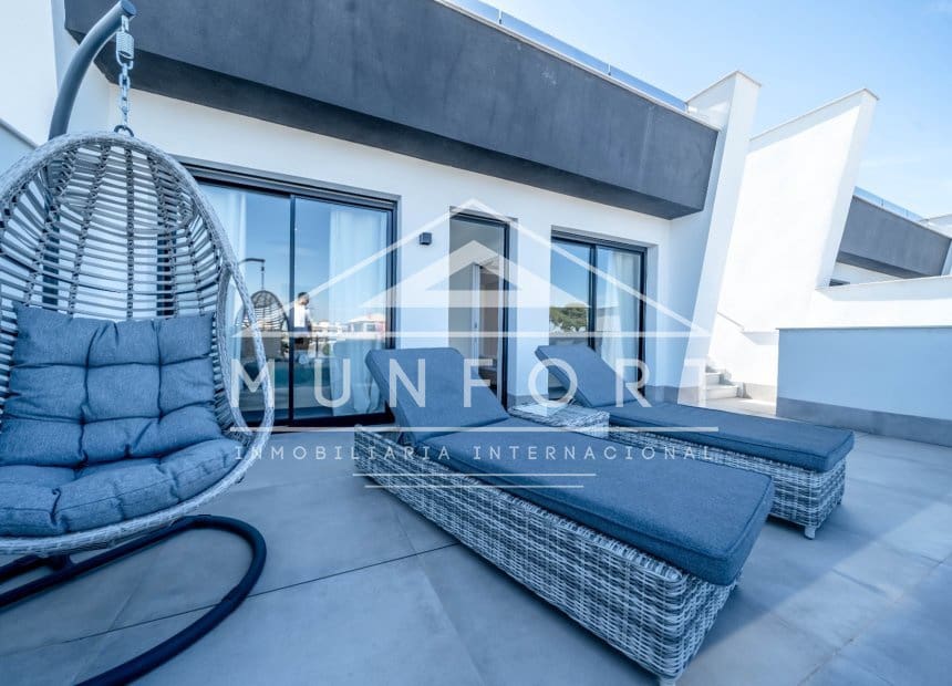 3 soveværelse Villa til salg i Santiago de la Ribera med swimmingpool - € 679.900 (Ref: 9854628)