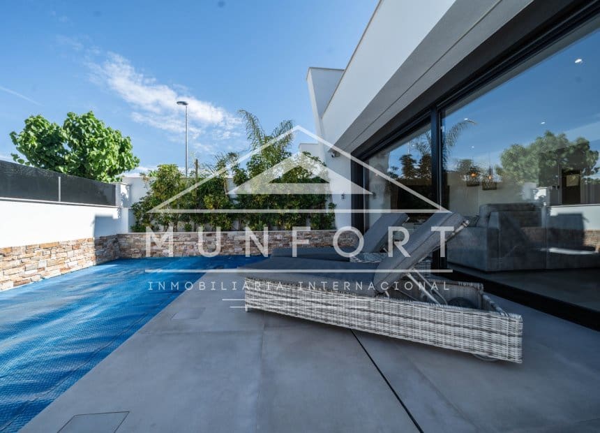 3 soveværelse Villa til salg i Santiago de la Ribera med swimmingpool - € 679.900 (Ref: 9854628)