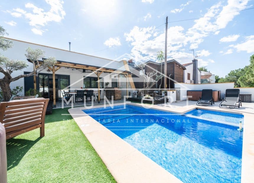 3 bedroom Villa for holiday rental in Pinar de Campoverde with pool - € 1,600 (Ref: 9854629)