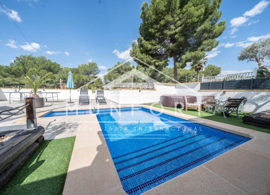 3 bedroom Villa for holiday rental in Pinar de Campoverde with pool - € 1,600 (Ref: 9854629)