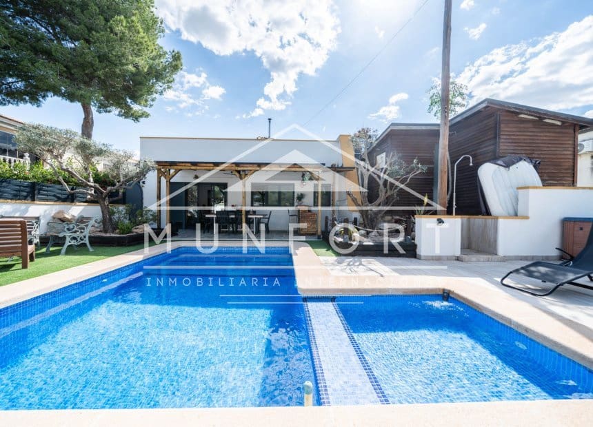 3 bedroom Villa for holiday rental in Pinar de Campoverde with pool - € 1,600 (Ref: 9854629)