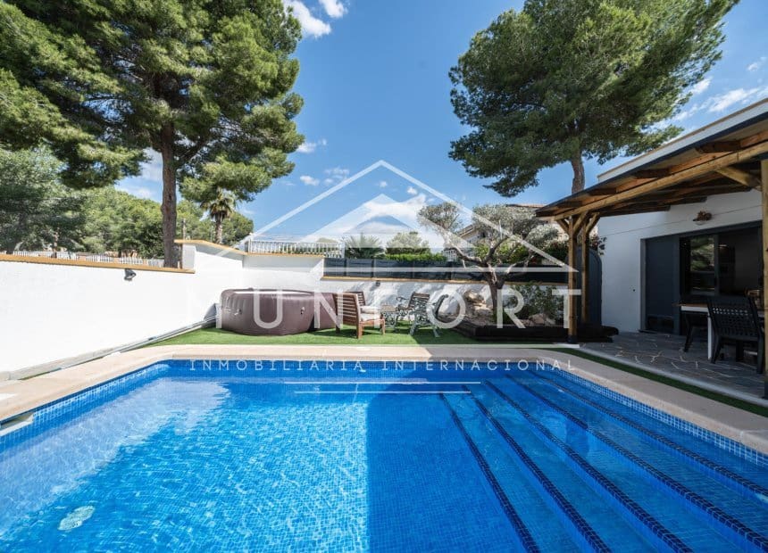 3 bedroom Villa for holiday rental in Pinar de Campoverde with pool - € 1,600 (Ref: 9854629)