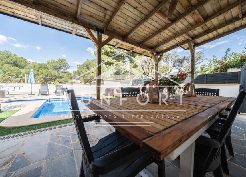 3 bedroom Villa for holiday rental in Pinar de Campoverde with pool - € 1,600 (Ref: 9854629)