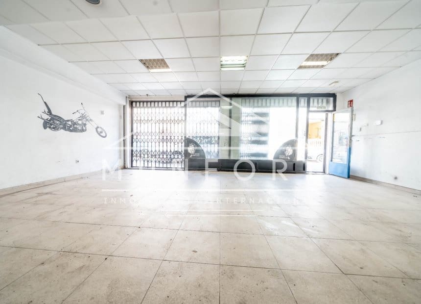 6 sovrum Kommersiell till salu i Pilar de la Horadada - 375 000 € (Ref: 9860674)
